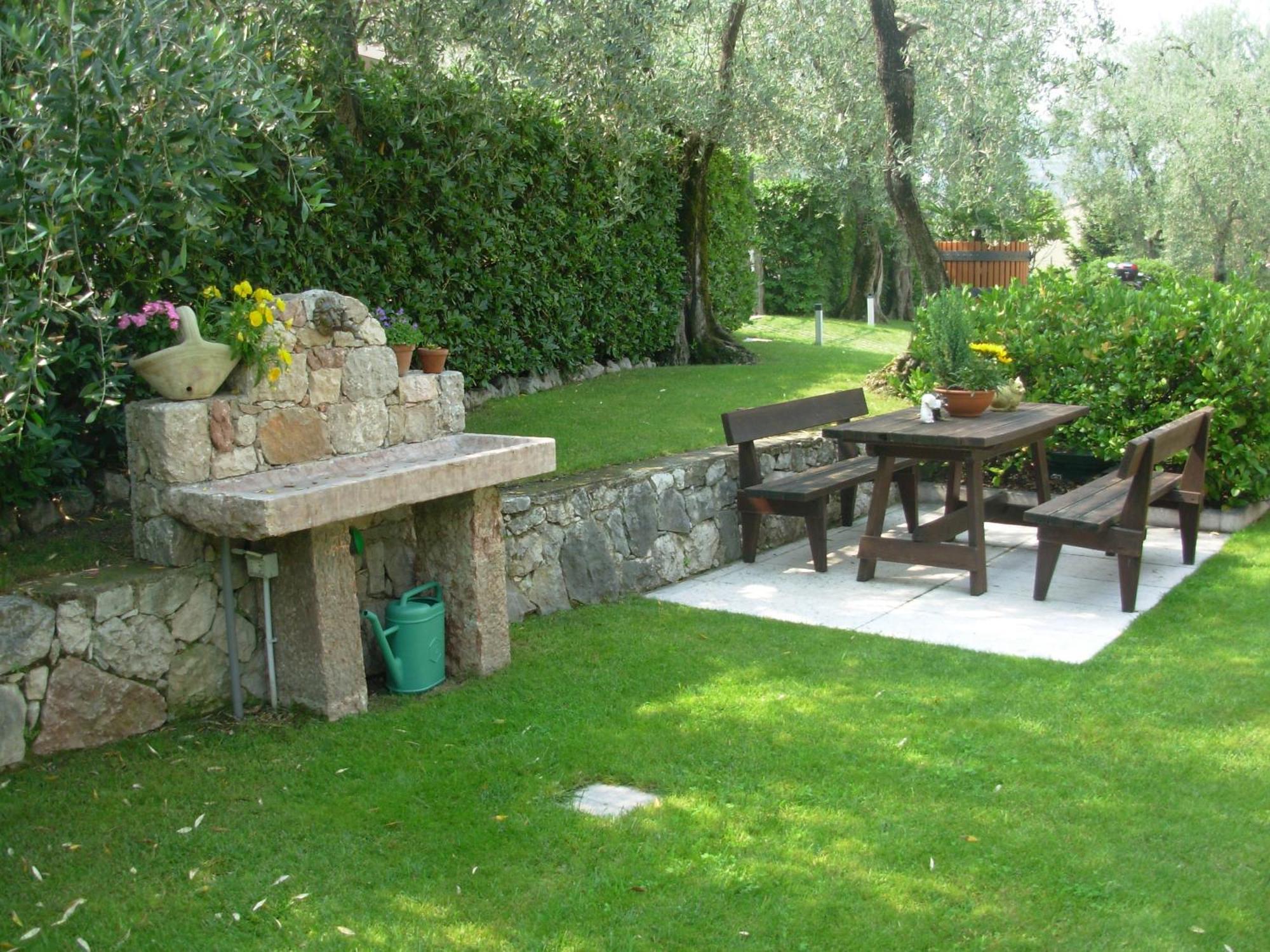 Villa Due Leoni - Residence Бренцоне-суль-Гарда Экстерьер фото